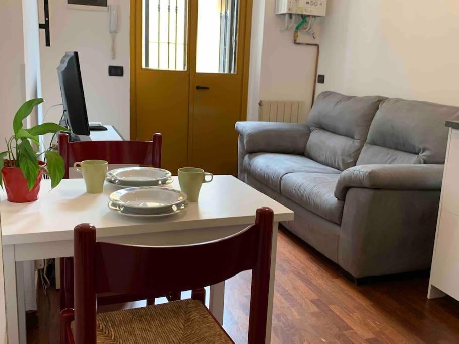 Apartment Comfortable Typical Old Style Mailand